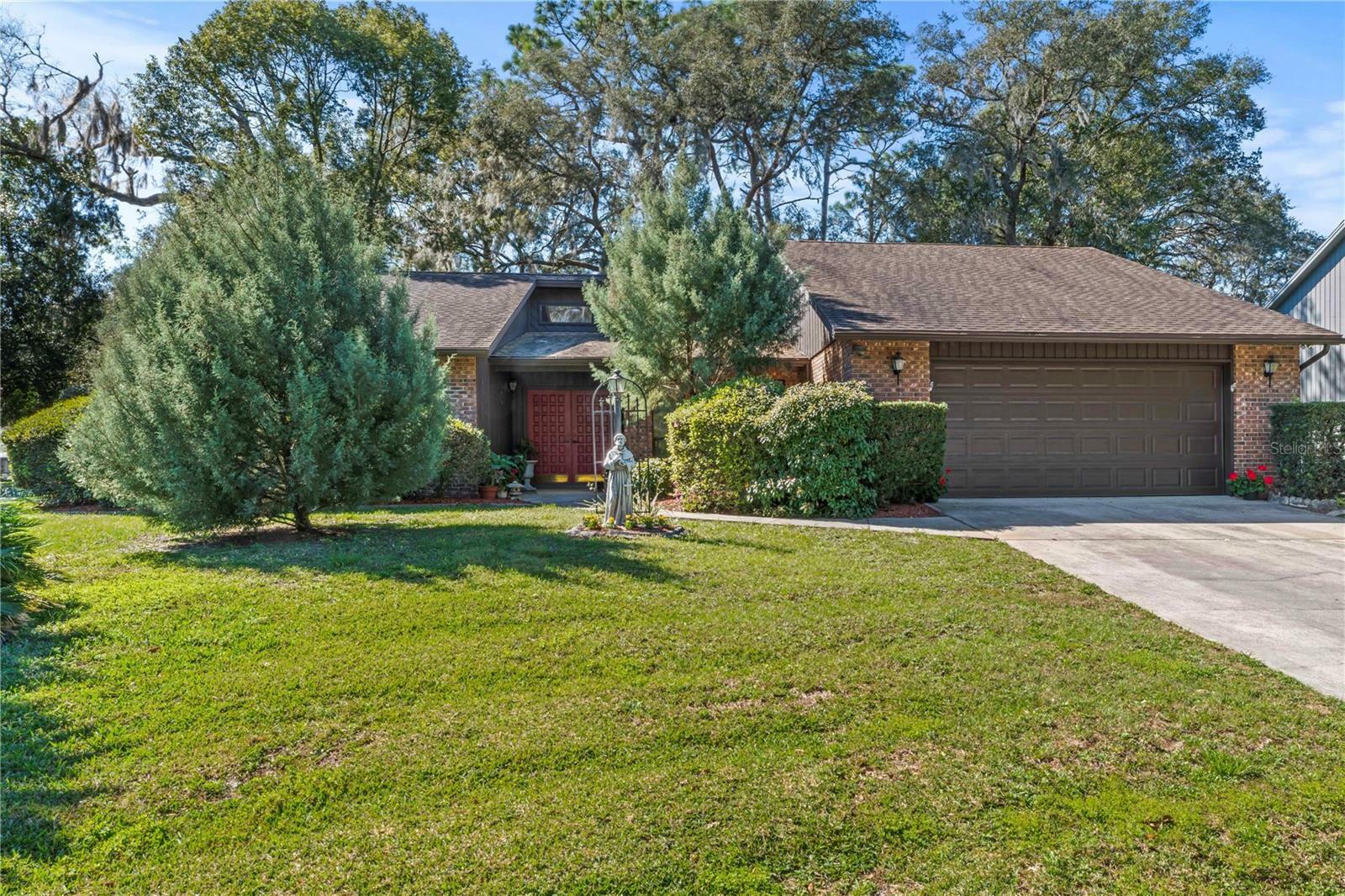 Property Photo:  34454 Cedarfield Drive  FL 33523 