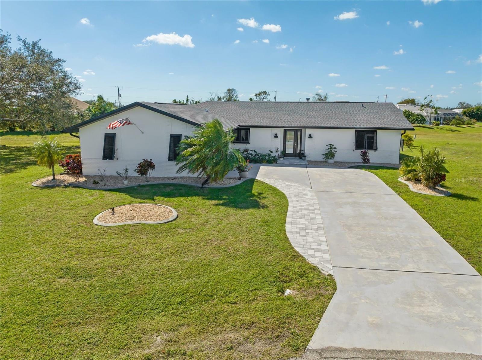 Property Photo:  2175 Ulster Court  FL 33983 
