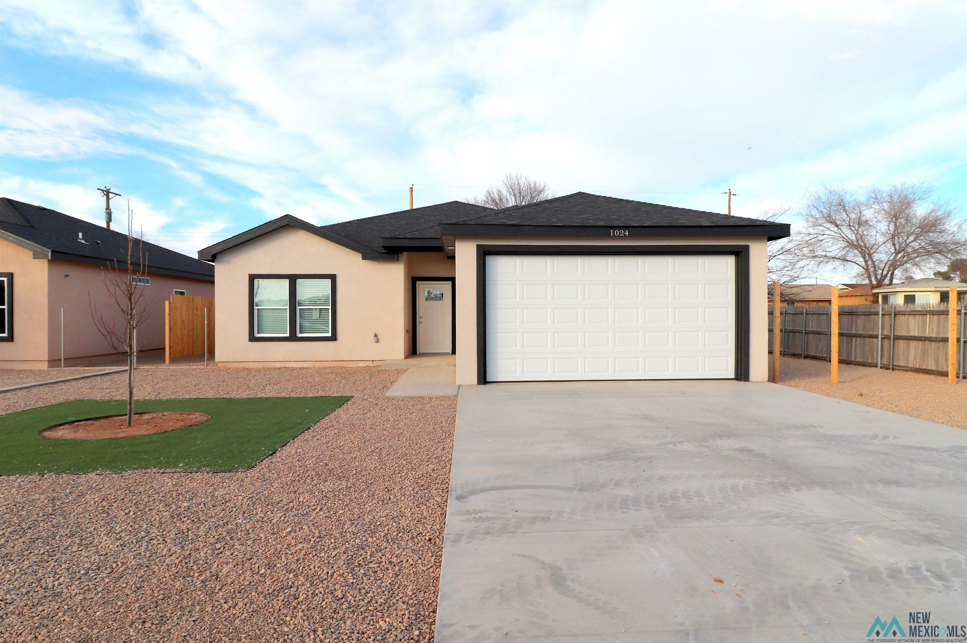 Property Photo: 1024 Stanton Place NM 88101
