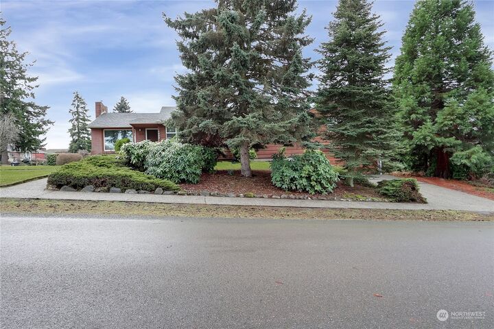 House for sale in 5602 N 23rd, WA 98406