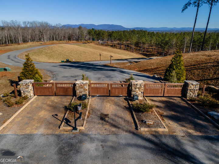 Property Photo:  121 High River Crossing  GA 30540 