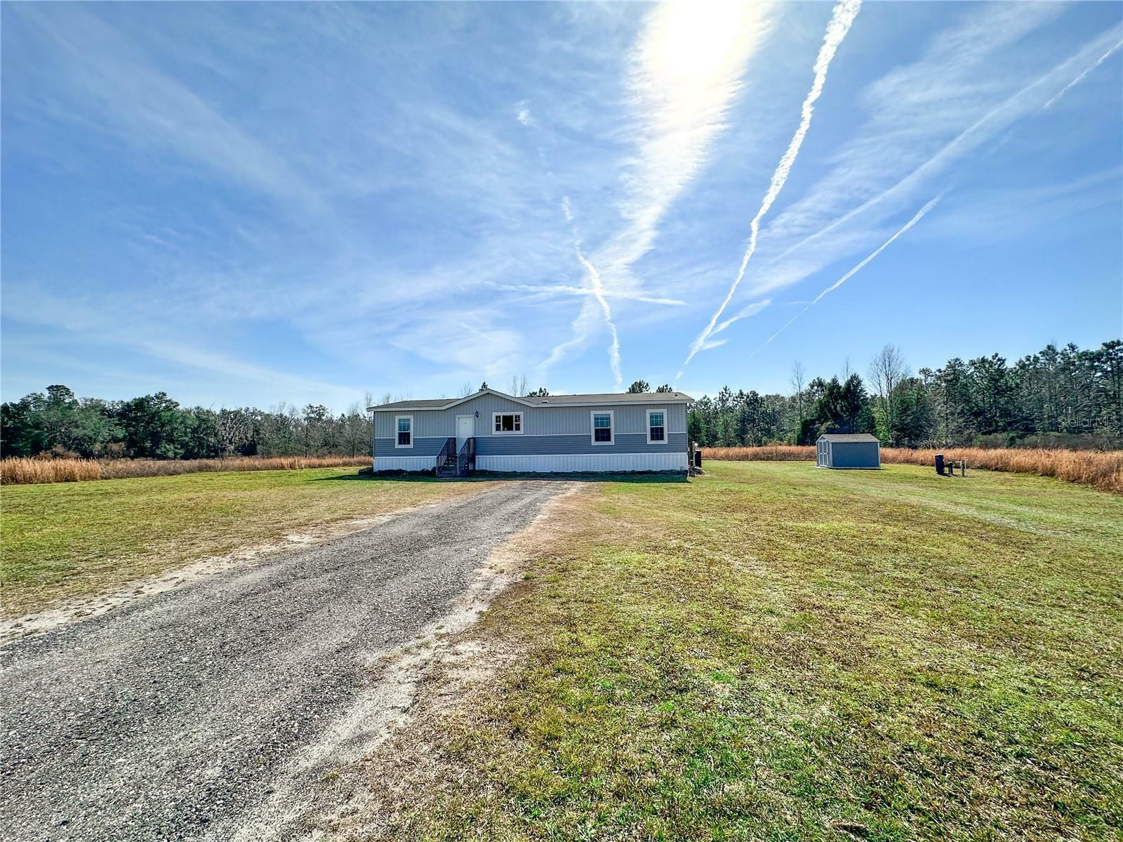 Property Photo:  333 SW Healan Court  FL 32038 