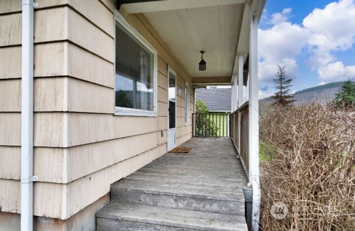 2 bed Mount Vernon home for sale 12824 Hemlock Street, Mount Vernon