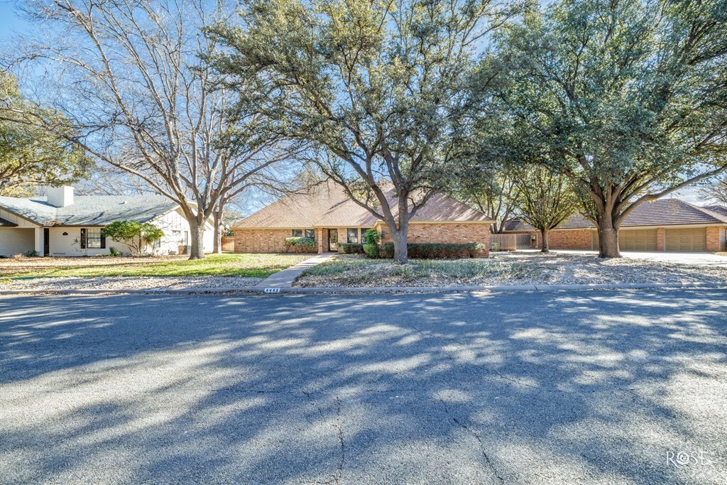 Property Photo:  5422 Beverly Dr  TX 76904 