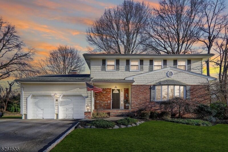 Property Photo:  32 Canterbury Pl  NJ 07016 