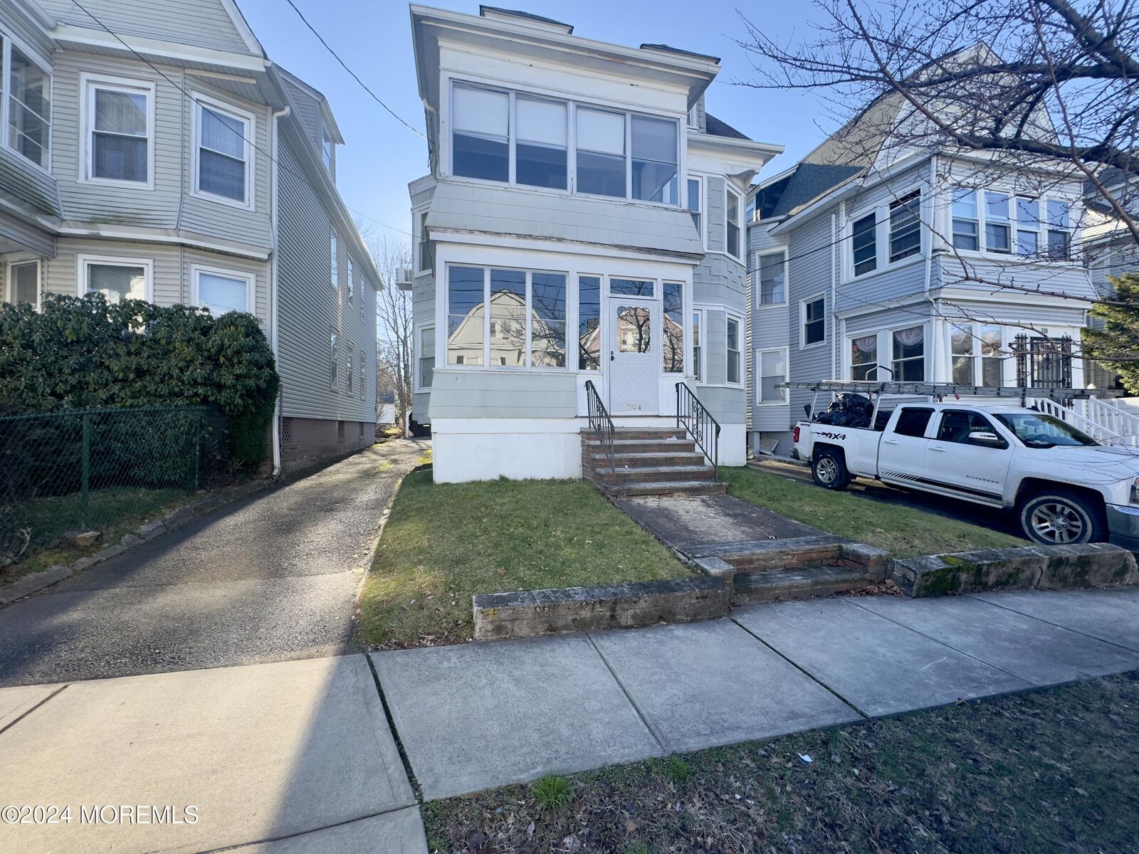 Property Photo:  394 Berwick Street  NJ 07050 