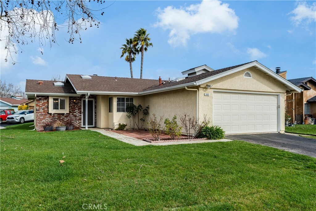 Property Photo:  490 Golden Meadow Drive  CA 93446 