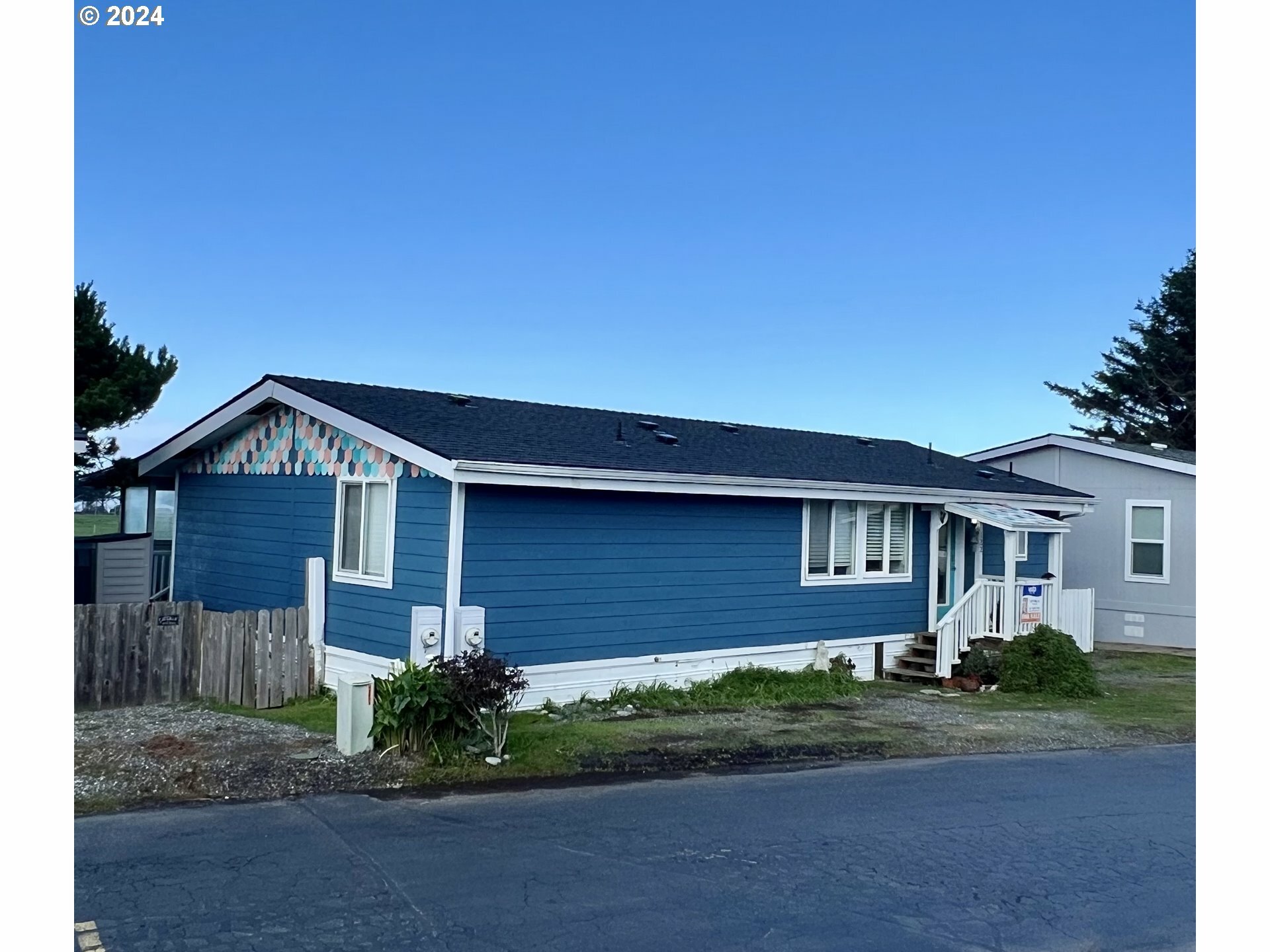 Property Photo: 94120 Strahan St 122 OR 97444