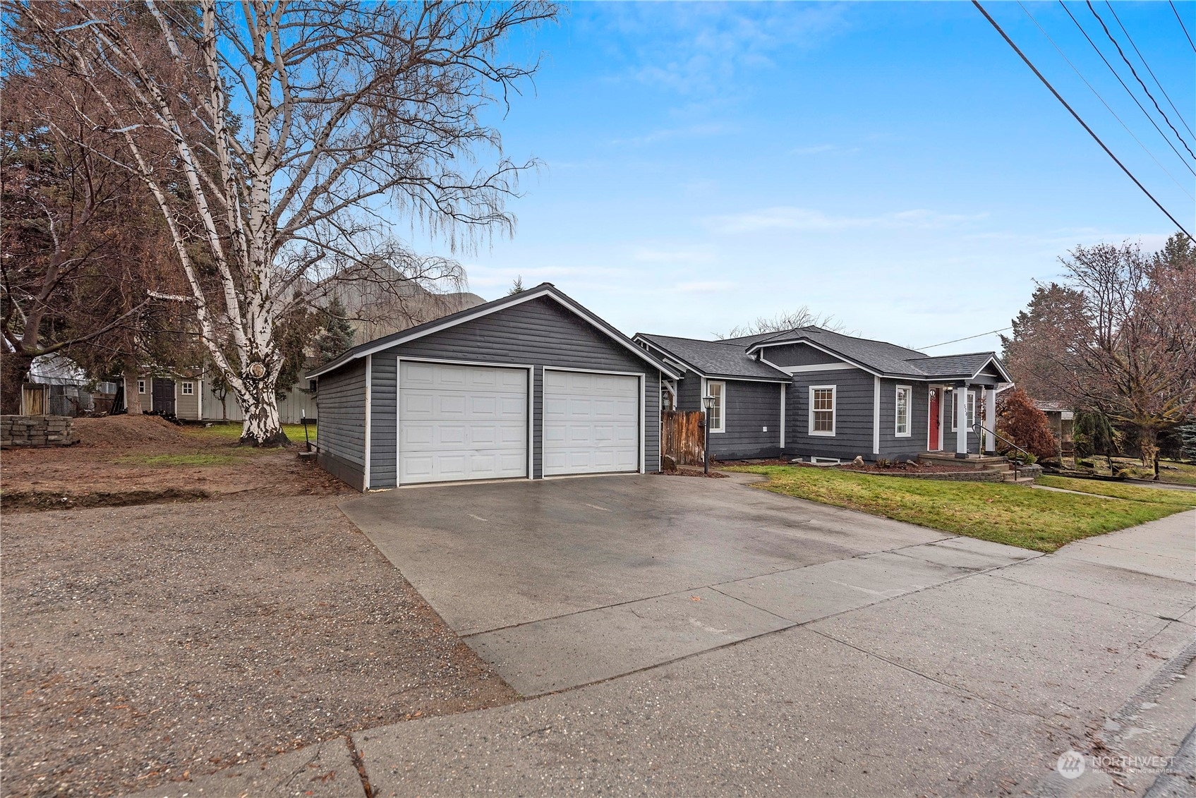 Property Photo:  520 S Western Avenue  WA 98801 