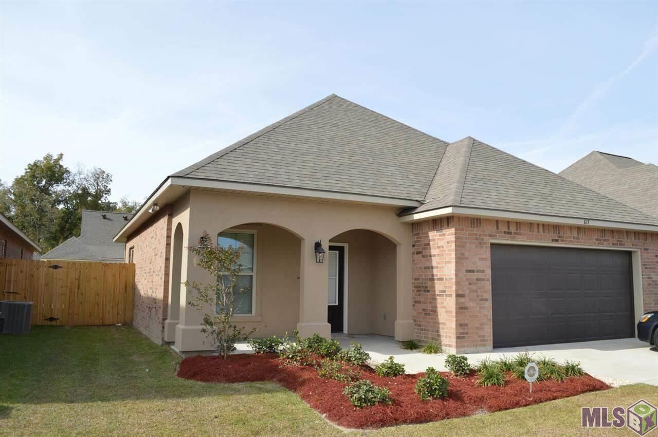 Property Photo: 617 Greenwich Dr LA 70820