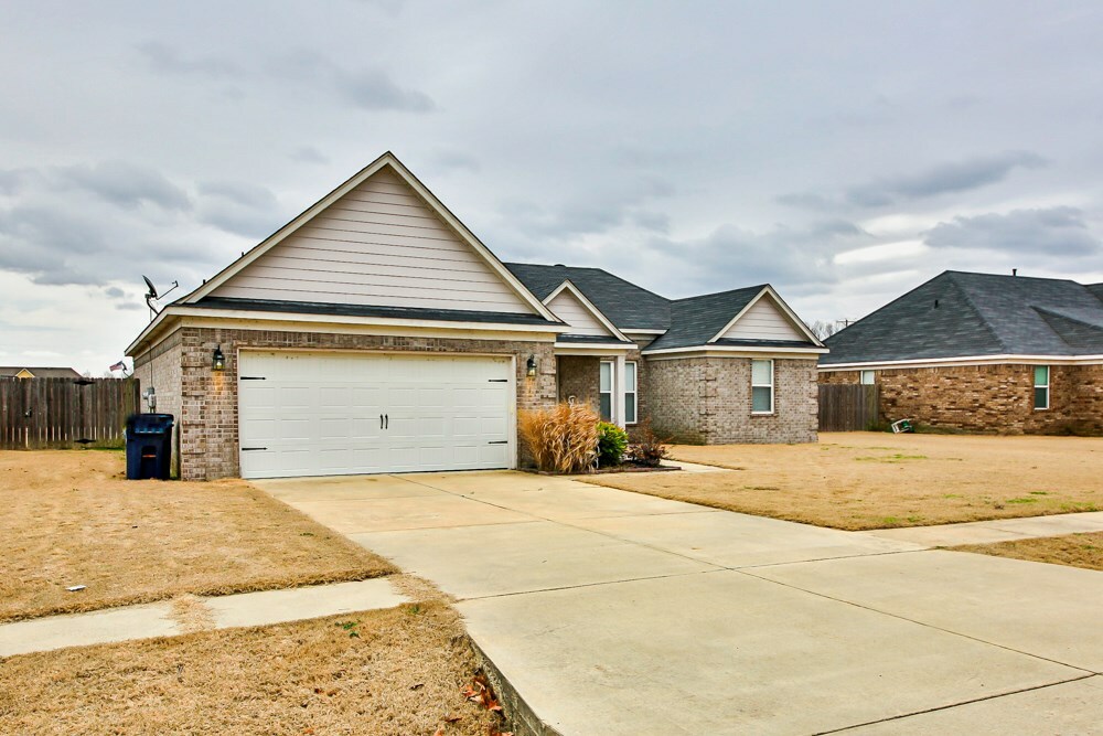 Property Photo:  805 Praline Street  AR 72364 