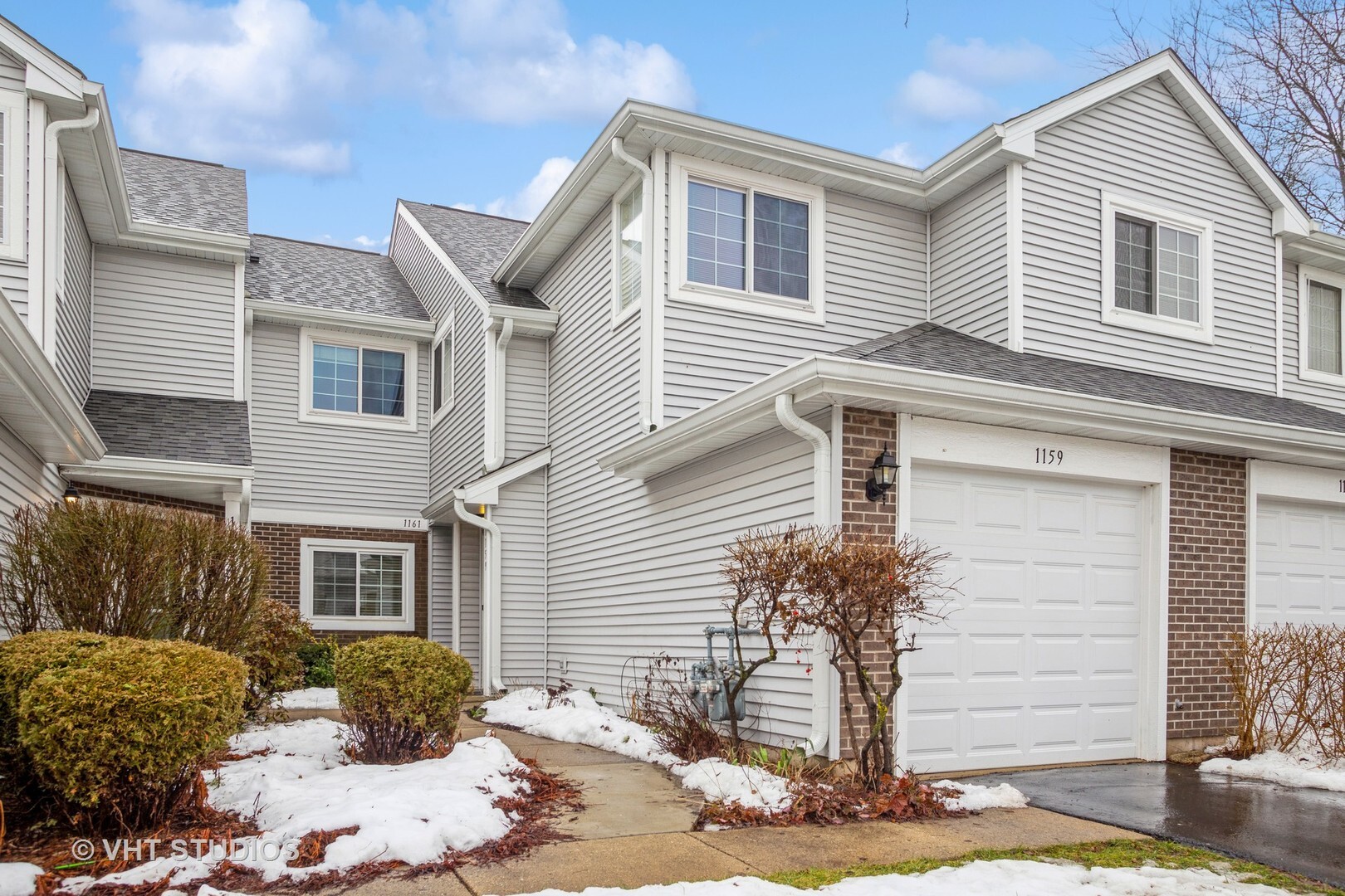 Property Photo: 1159 E Cambria Lane S 1159 IL 60148