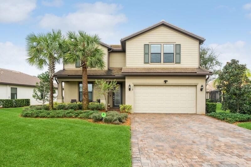 Property Photo: 124 SE Courances Drive FL 34984