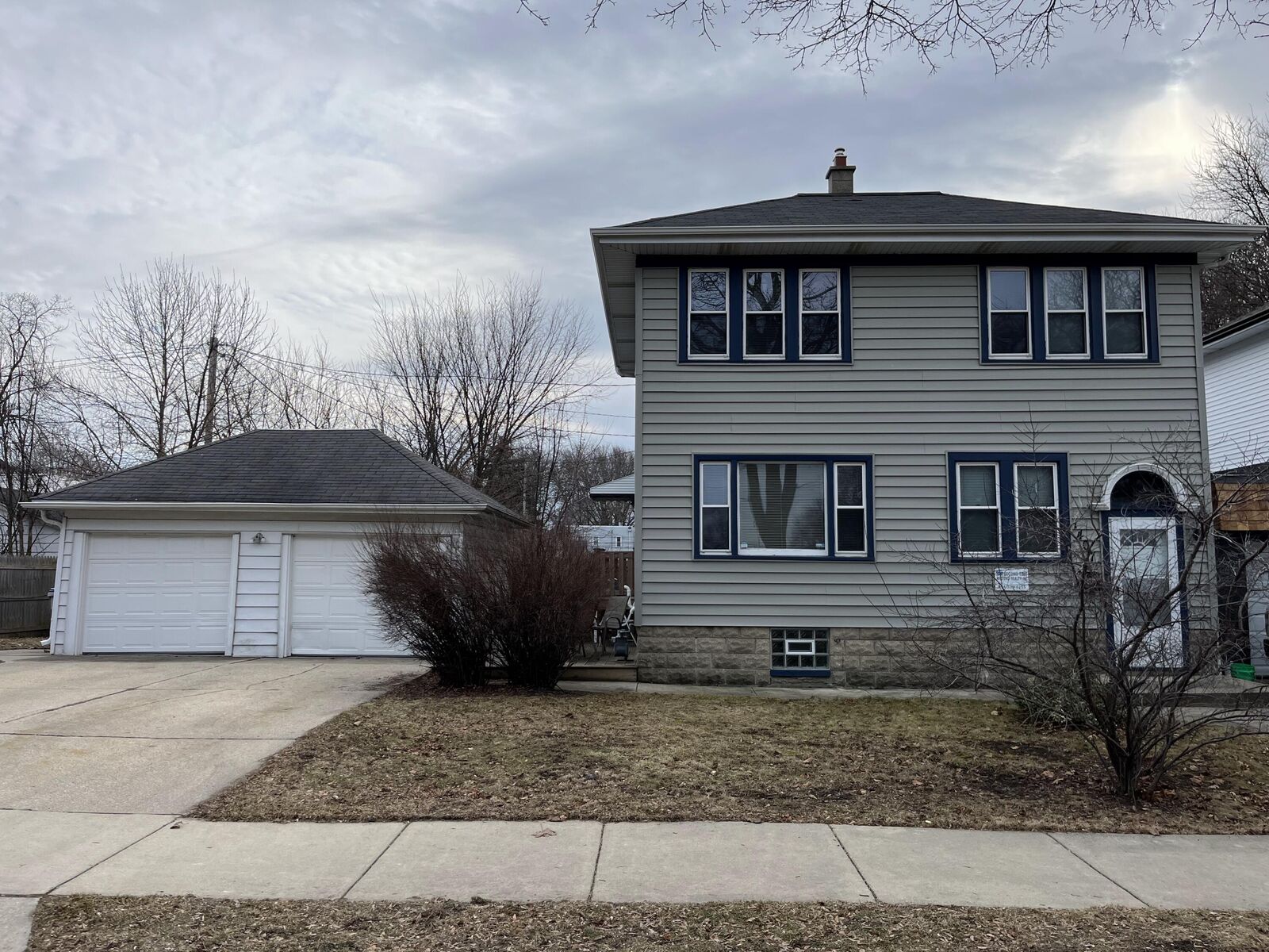 Property Photo: 1407 E Manitoba St WI 53207