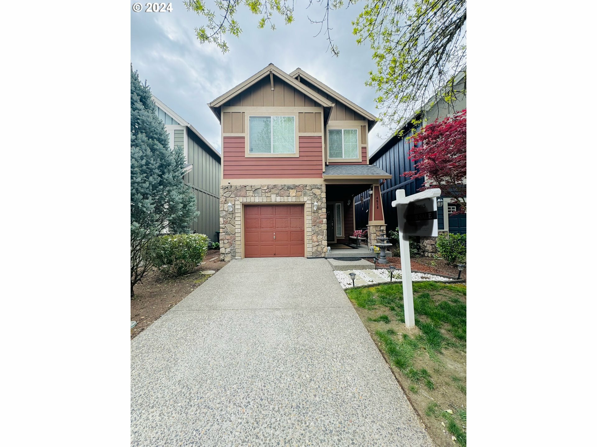 Property Photo: 4610 SE Olivewood St OR 97123
