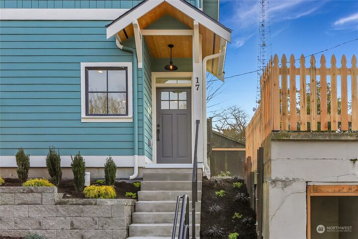 Property Photo:  17 Blaine Street 2  WA 98109 