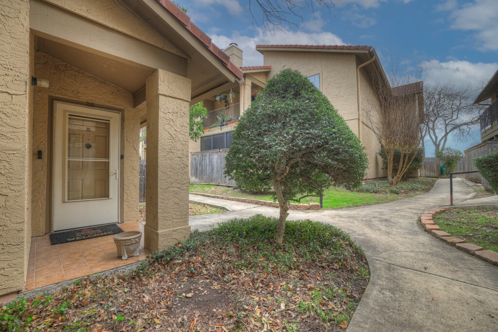 Property Photo:  1202 Thorpe Lane 311  TX 78666 