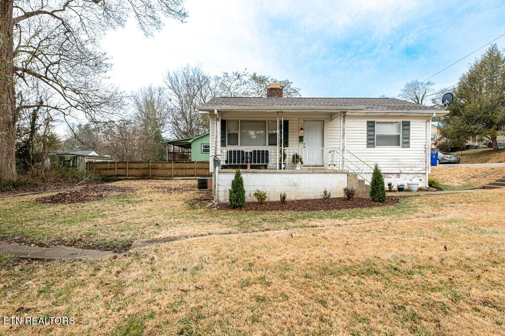 Property Photo:  305 W Faunce Rd  TN 37830 