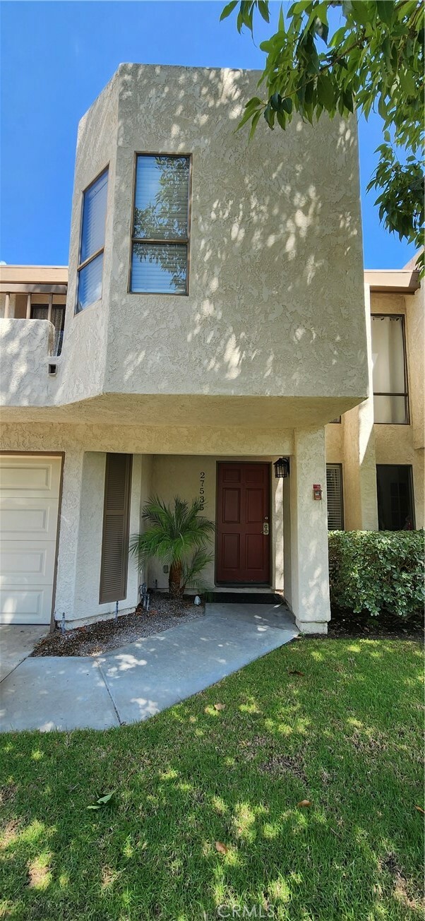 Property Photo:  27535 Nivelada 8  CA 92692 