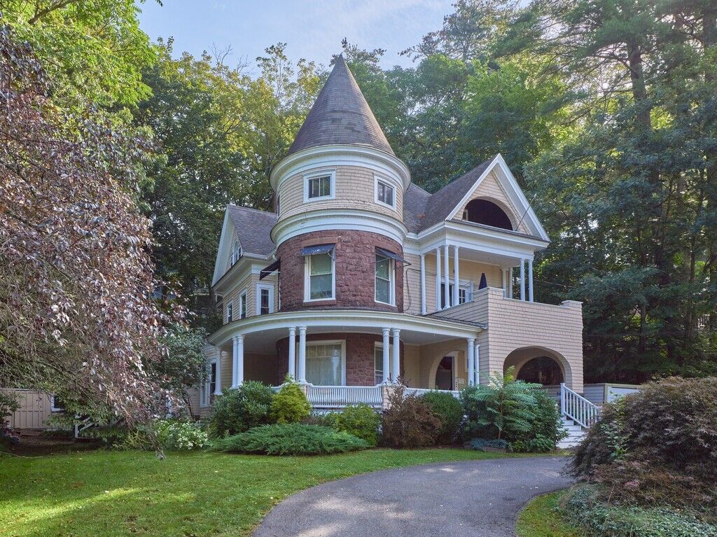 Property Photo:  19 Highland Ave  MA 01301 