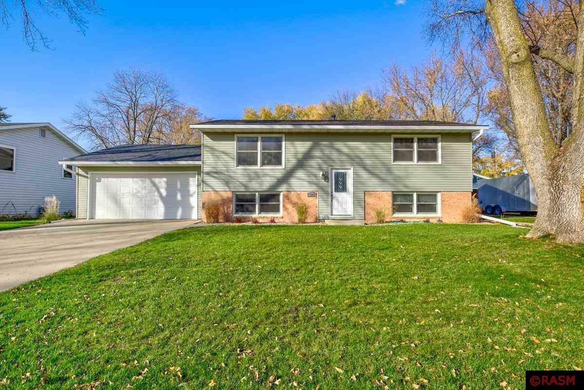 Property Photo:  208 Ann Drive  MN 56024 