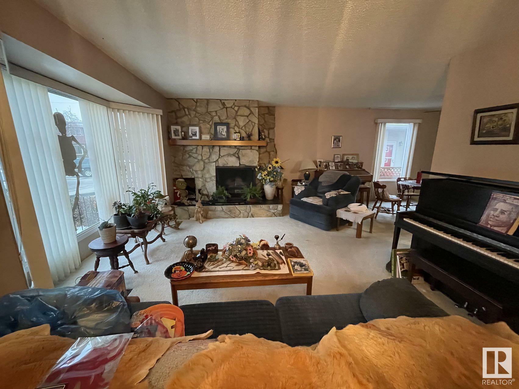 Property Photo:  7912 166 Street NW  AB T5R 2S6 
