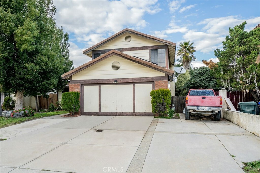 Property Photo:  17152 Lurelane Street  CA 92336 