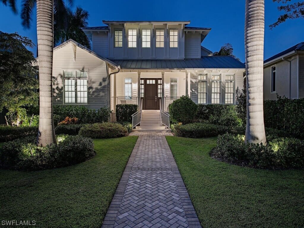 Property Photo:  141 9th Avenue S  FL 34102