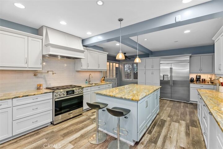 Property Photo:  1433 E 1st Street  CA 90802