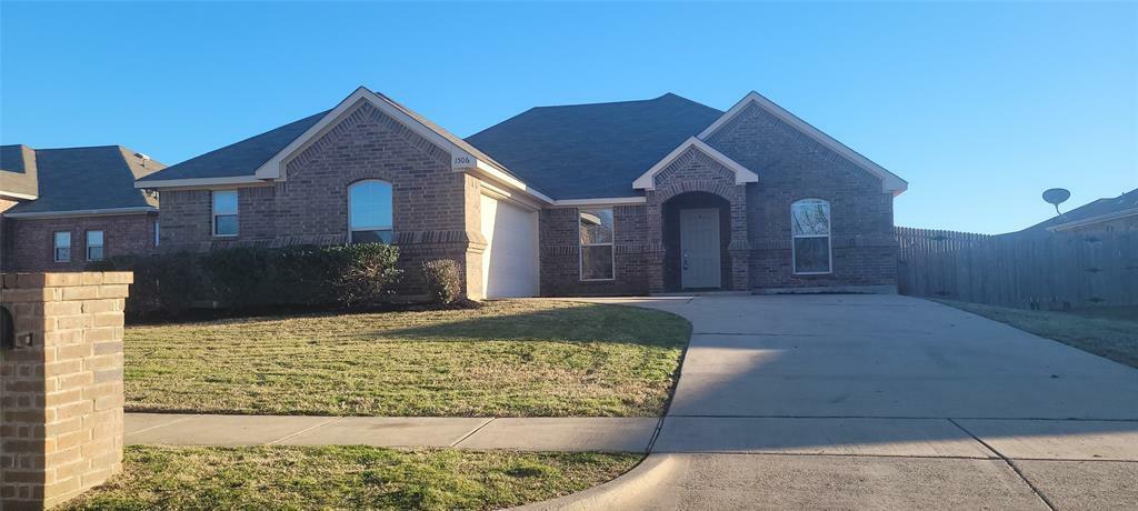 Property Photo:  1506 River Trail Drive  TX 76065 