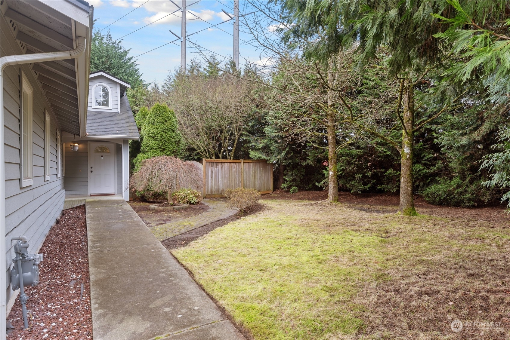 Property Photo:  5607 134th Place SE B  WA 98208 