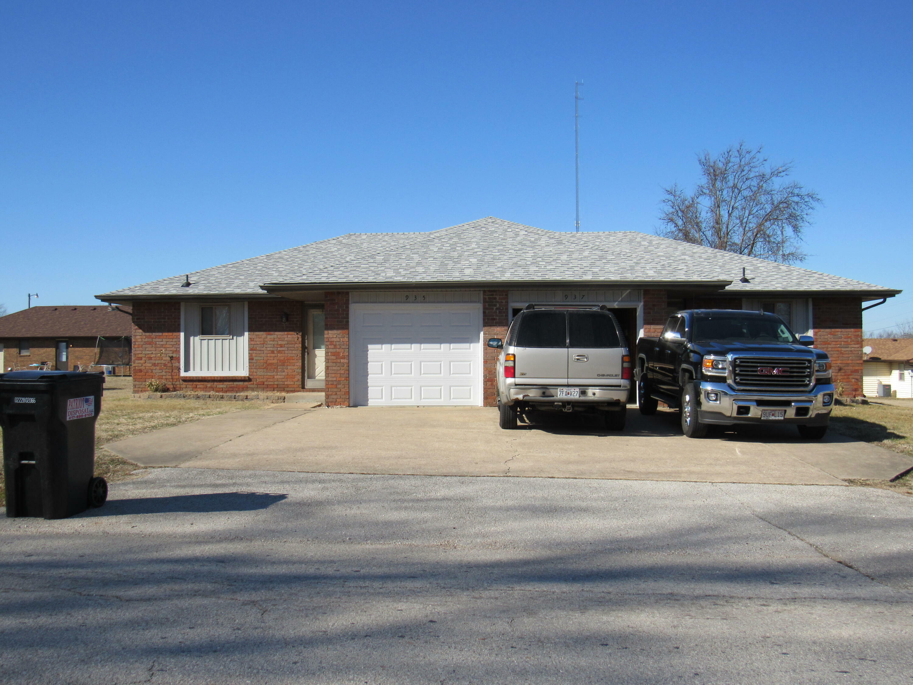 Property Photo:  935 N Main Avenue  MO 65738 