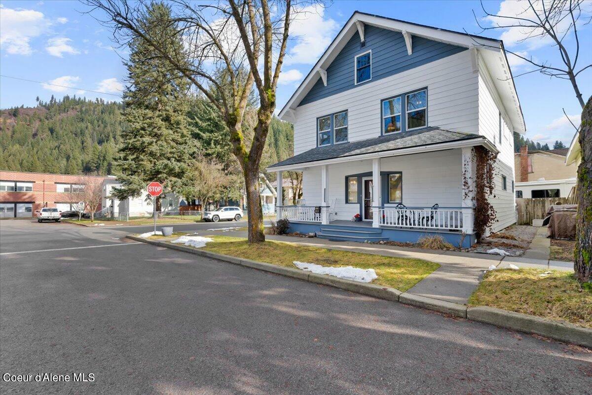 Property Photo:  303 3rd St  ID 83873 