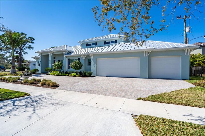Property Photo:  230 Nassau Street S  FL 34285 