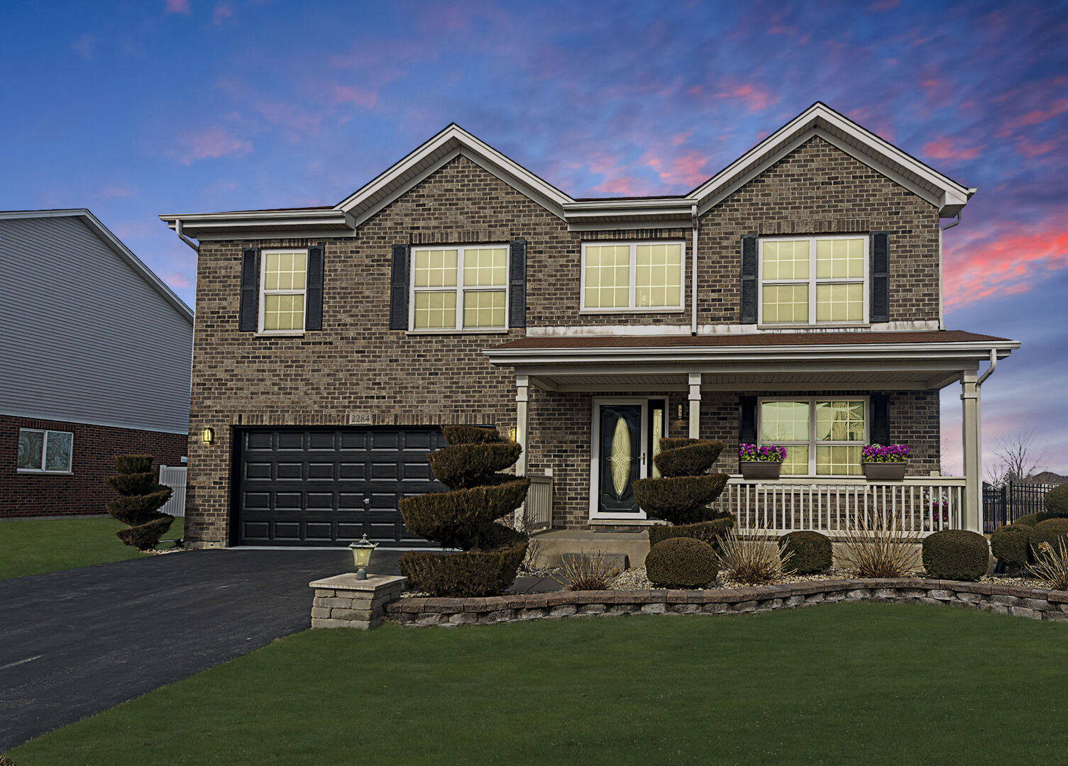 Property Photo: 2284 Queensbridge Drive IL 60411