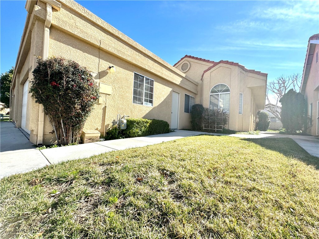 Property Photo:  19031 Primrose Lane  CA 92308 