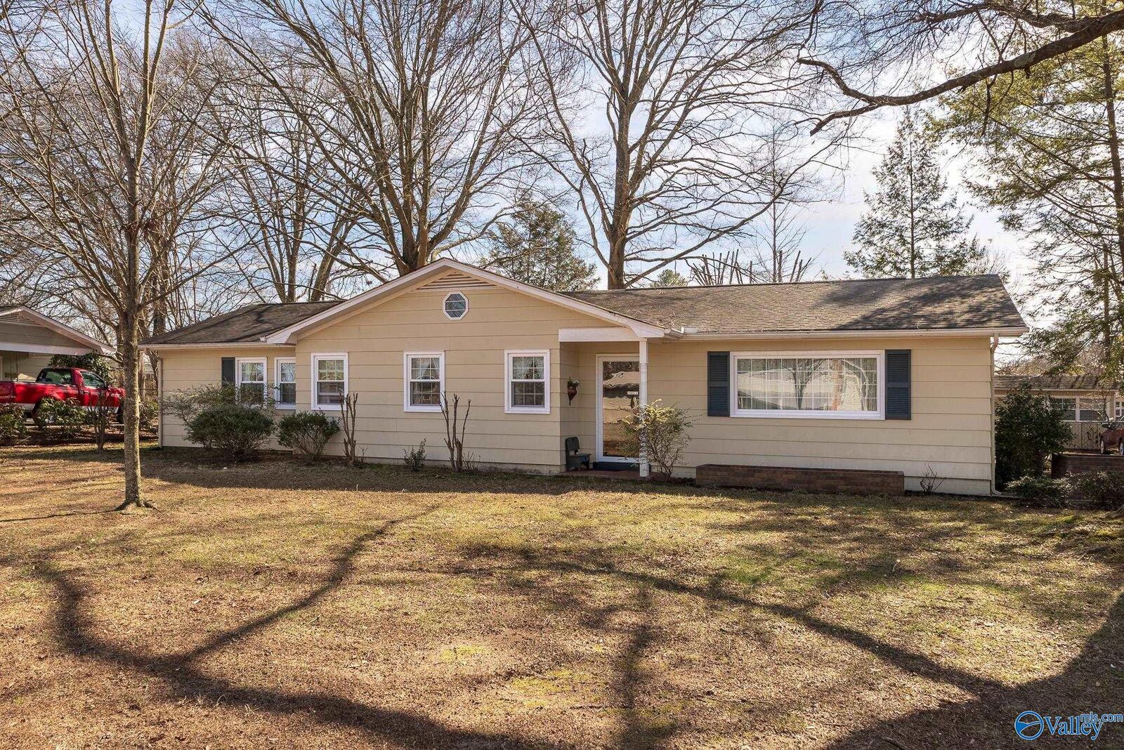 Property Photo: 2307 13th Street SE AL 35601