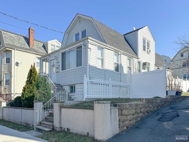 Property Photo:  184 Maple Street 2  NJ 07032 