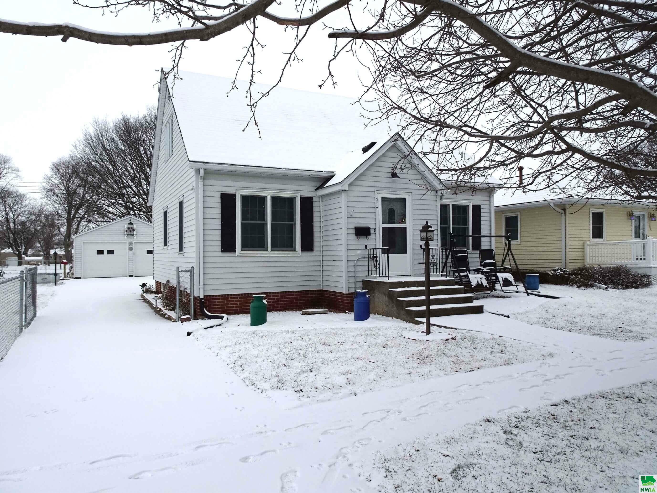 Property Photo:  314 S Rutledge St.  IA 51046 