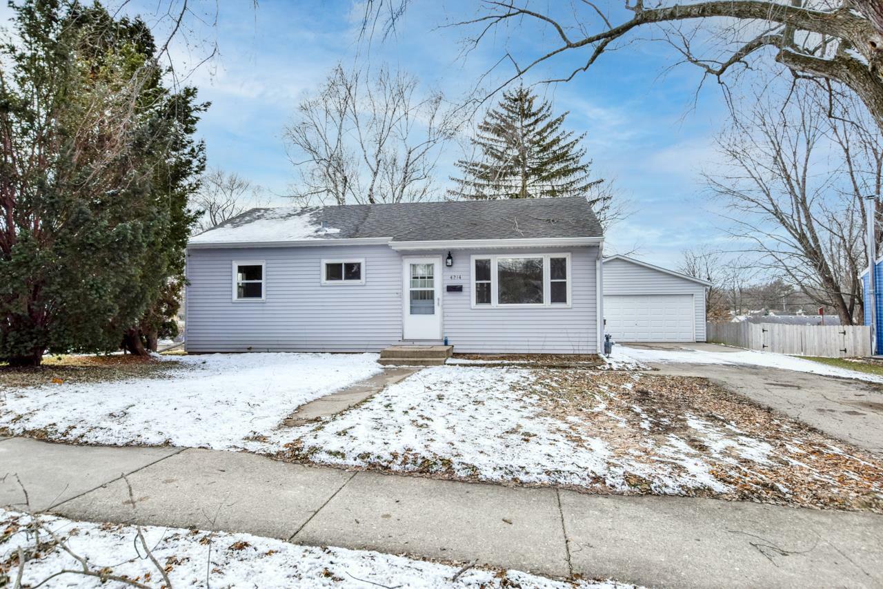 Property Photo:  4214 School Road  WI 53704 