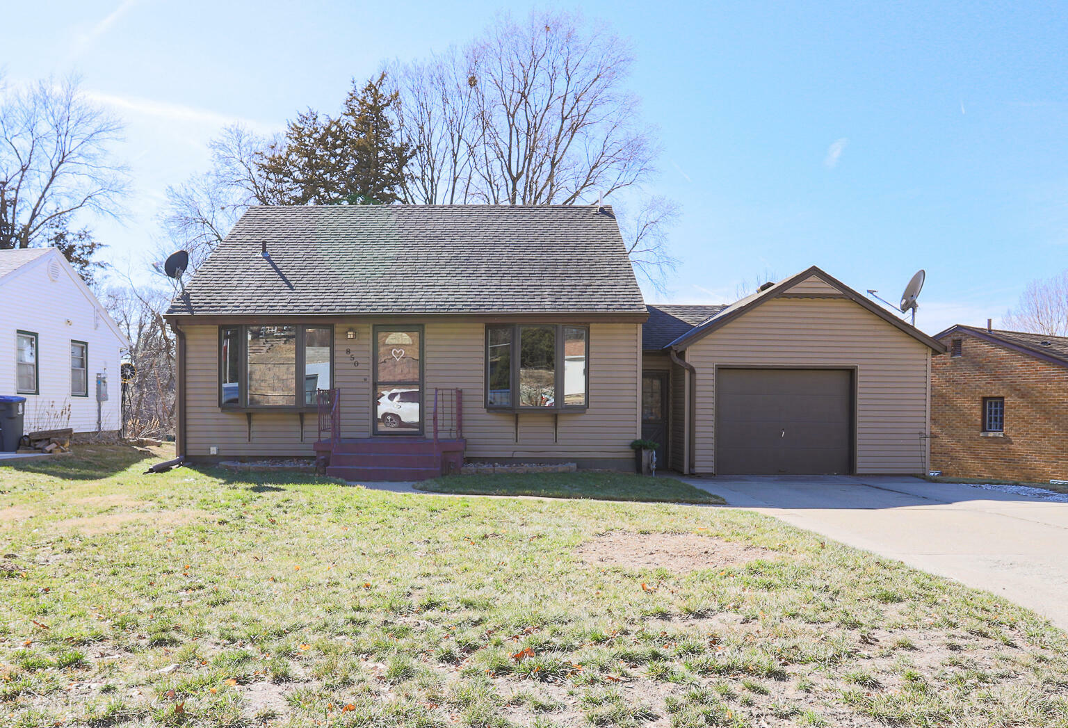 Property Photo:  850 Oak Park Road  IA 51503 