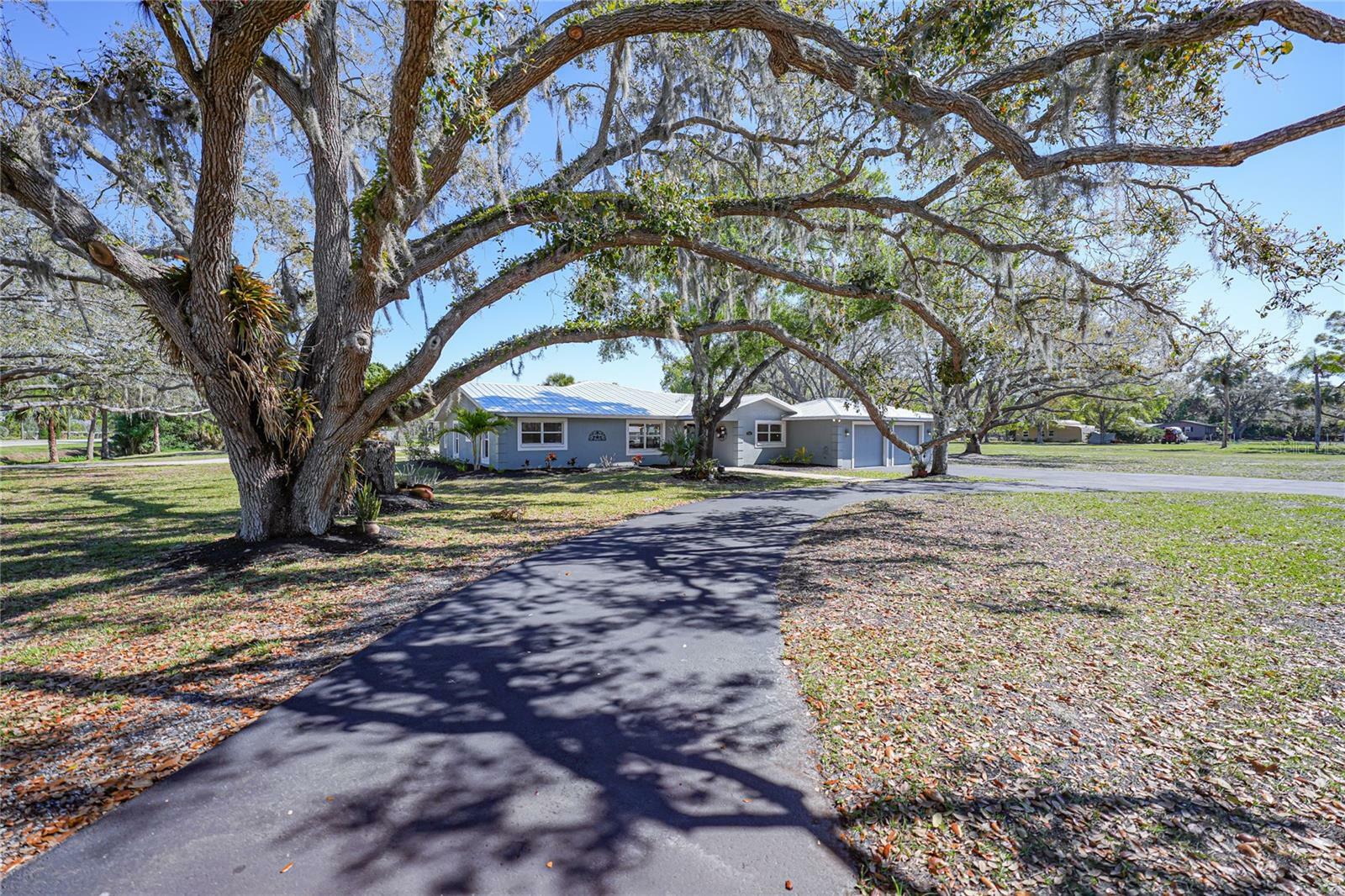 Property Photo:  896 N Havana Road A  FL 34292 