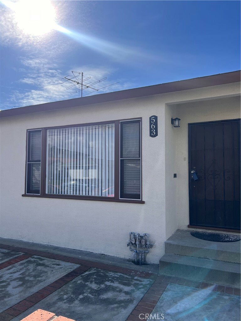 Property Photo:  563 W 17th Street  CA 90731 