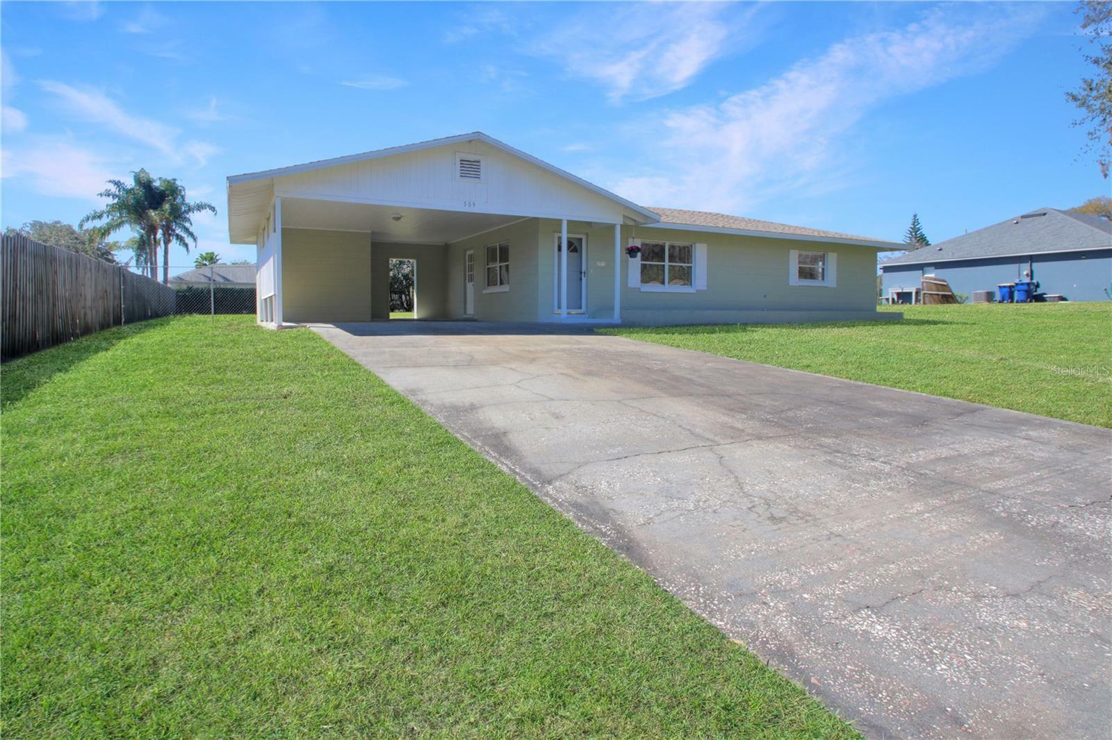 Property Photo:  509 N Florida Avenue  FL 34737 