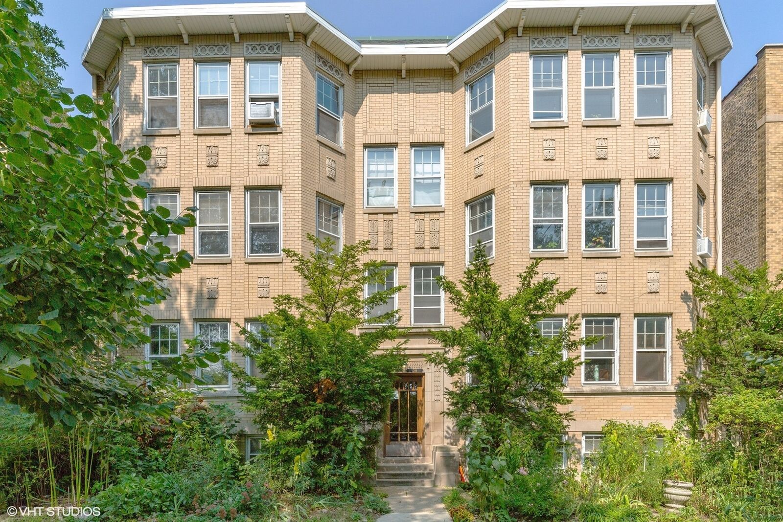 Property Photo: 1518 W Thorndale Avenue 3W IL 60660
