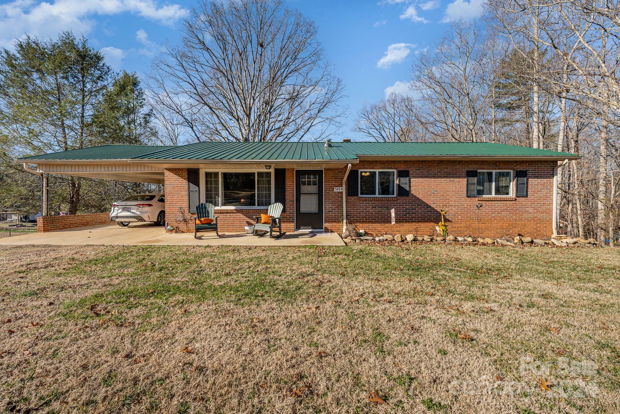 Property Photo:  5494 Chestnut Drive  NC 28602 