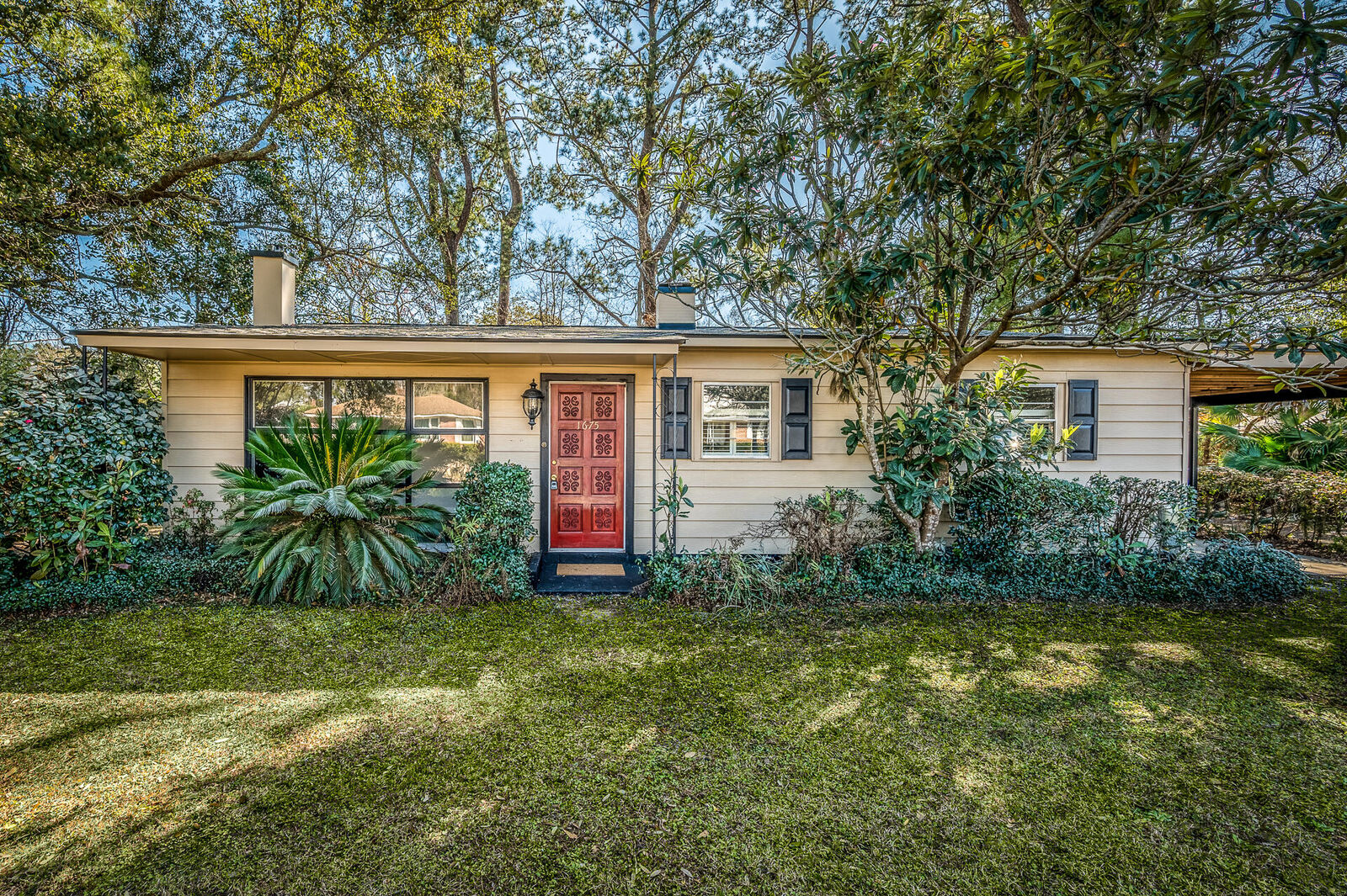 Property Photo:  1675 Garden Street  SC 29407 