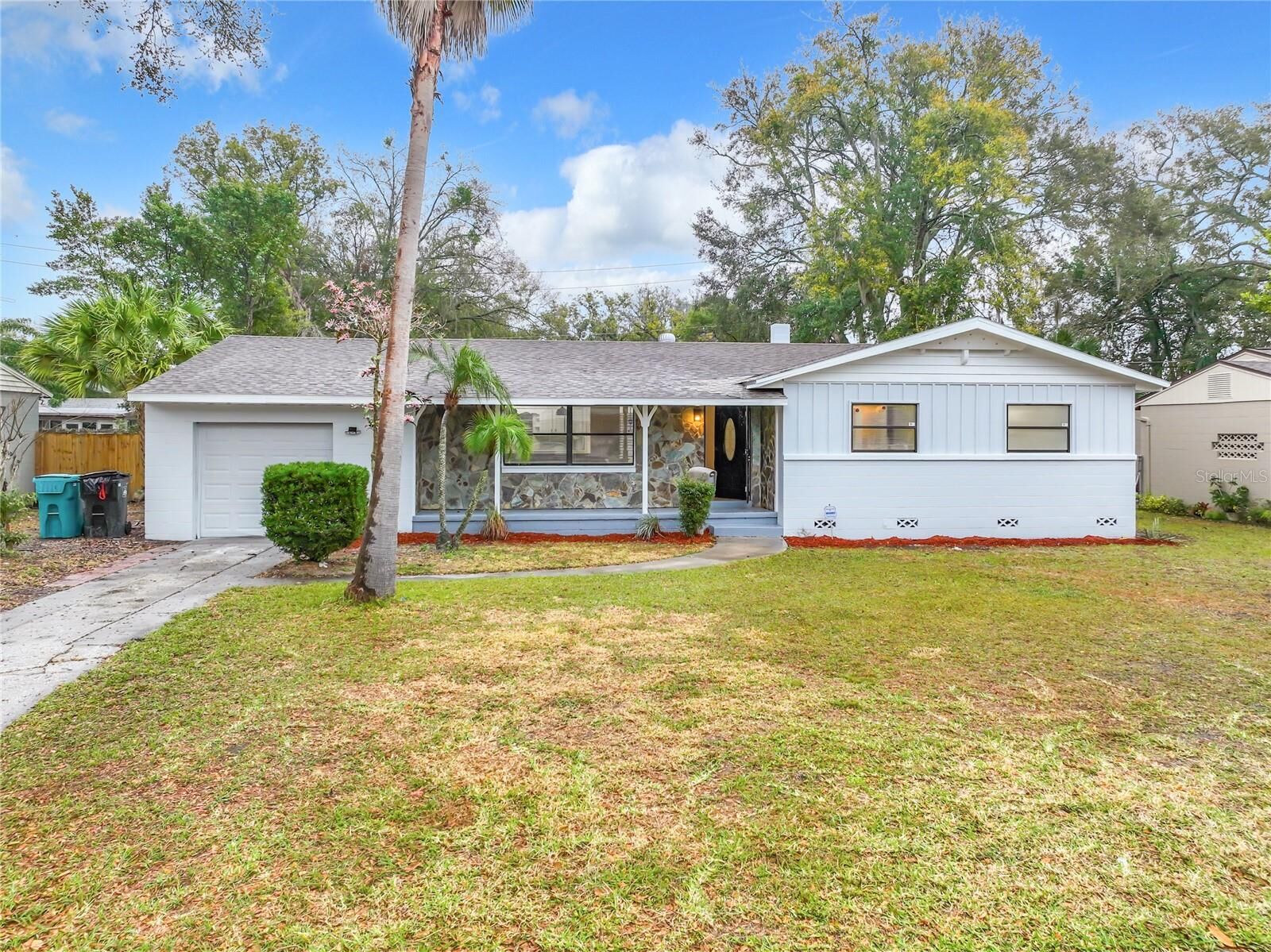 Property Photo:  531 N Dollins Avenue  FL 32805 