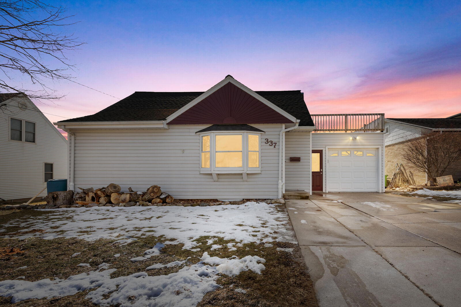 Property Photo: 337 Mill St WI 53010