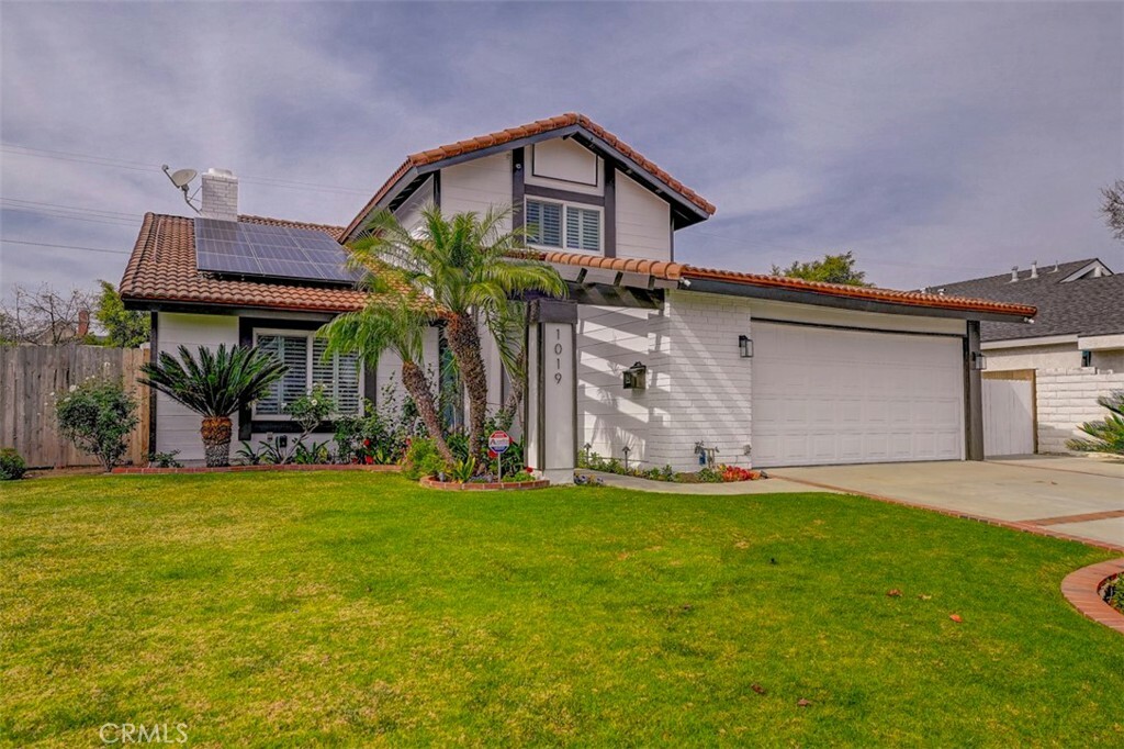 Property Photo:  1019 Fuchsia Circle  CA 92870 